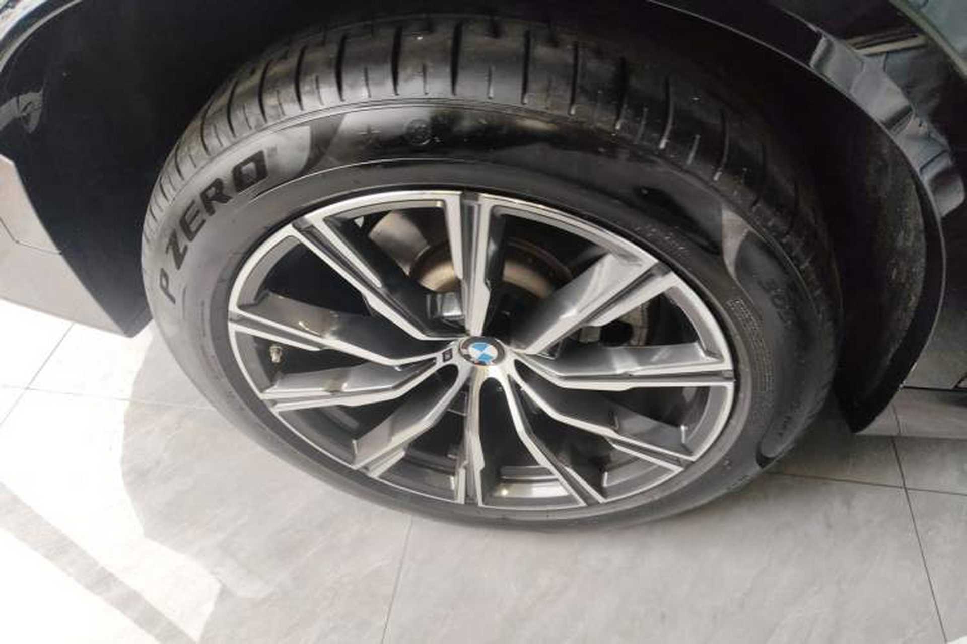 Used BMW X5 2022 Restyled xDrive 30Li Luxury Version M Sport Package Exterior 8
