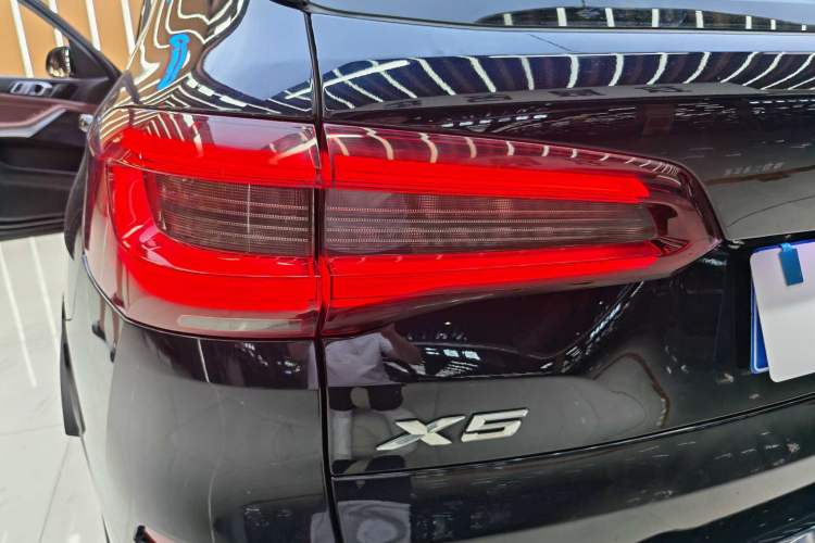 Used BMW X5 2022 xDrive30i M Sport Package Exterior 8