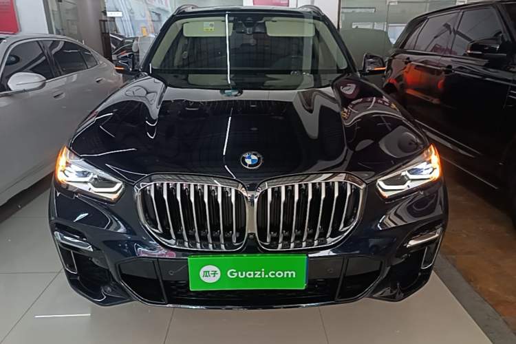 Used BMW X5 2022 Restyled xDrive 30Li M Sport Package Front