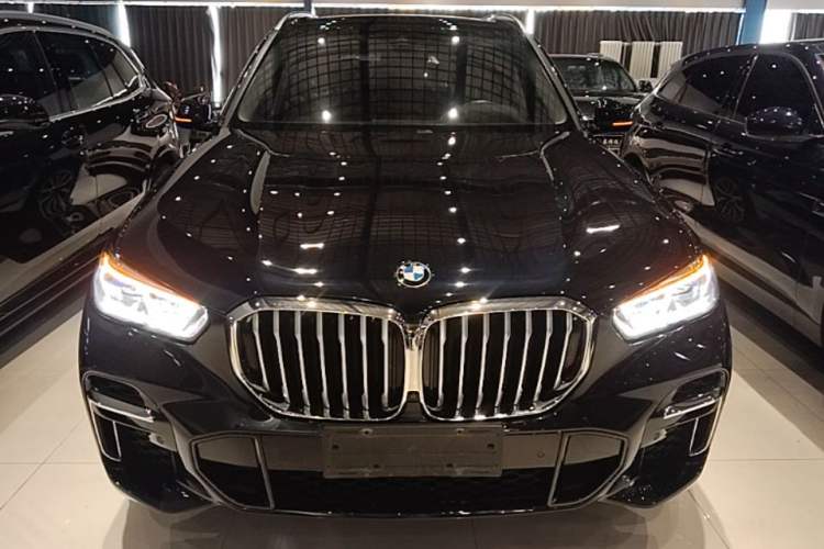 Used BMW X5 2022 Restyled xDrive 30Li Luxury Version M Sport Package Front