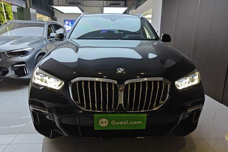 Used BMW X5 2022 xDrive 30Li Luxury M Sport Package Front
