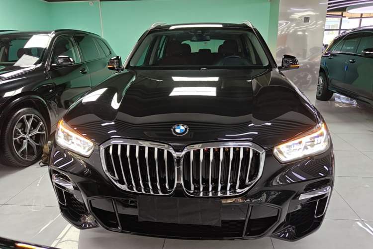 Used BMW X5 2022 Restyled xDrive 30Li Luxury Version M Sport Package Front