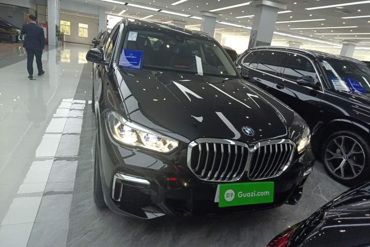 Used BMW X5 2022 Restyled xDrive 30Li Luxury Version M Sport Package Front
