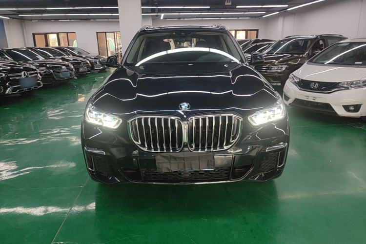 Used BMW X5 2022 Restyled xDrive 30Li Luxury Version M Sport Package Front