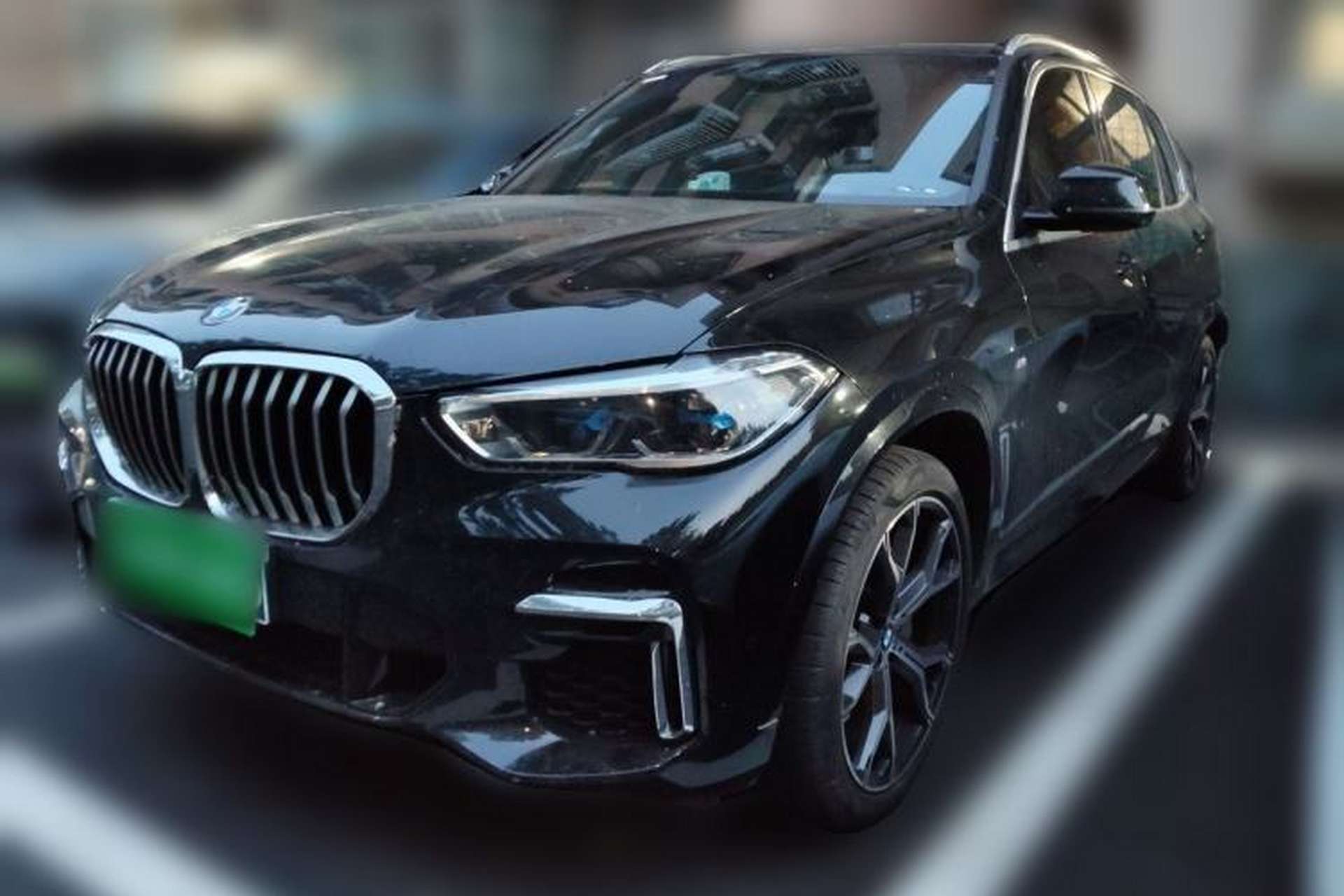 Used BMW X5 2022 xDrive 40Li M Sport Package Front Left 45 Deg