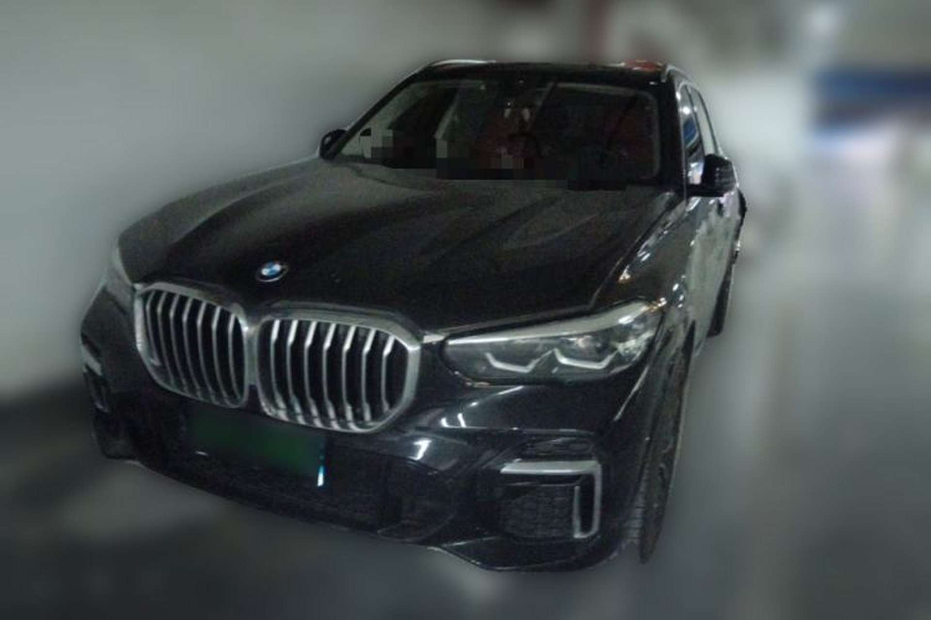 Used BMW X5 2022 Restyled xDrive 30Li M Sport Package Front Left 45 Deg