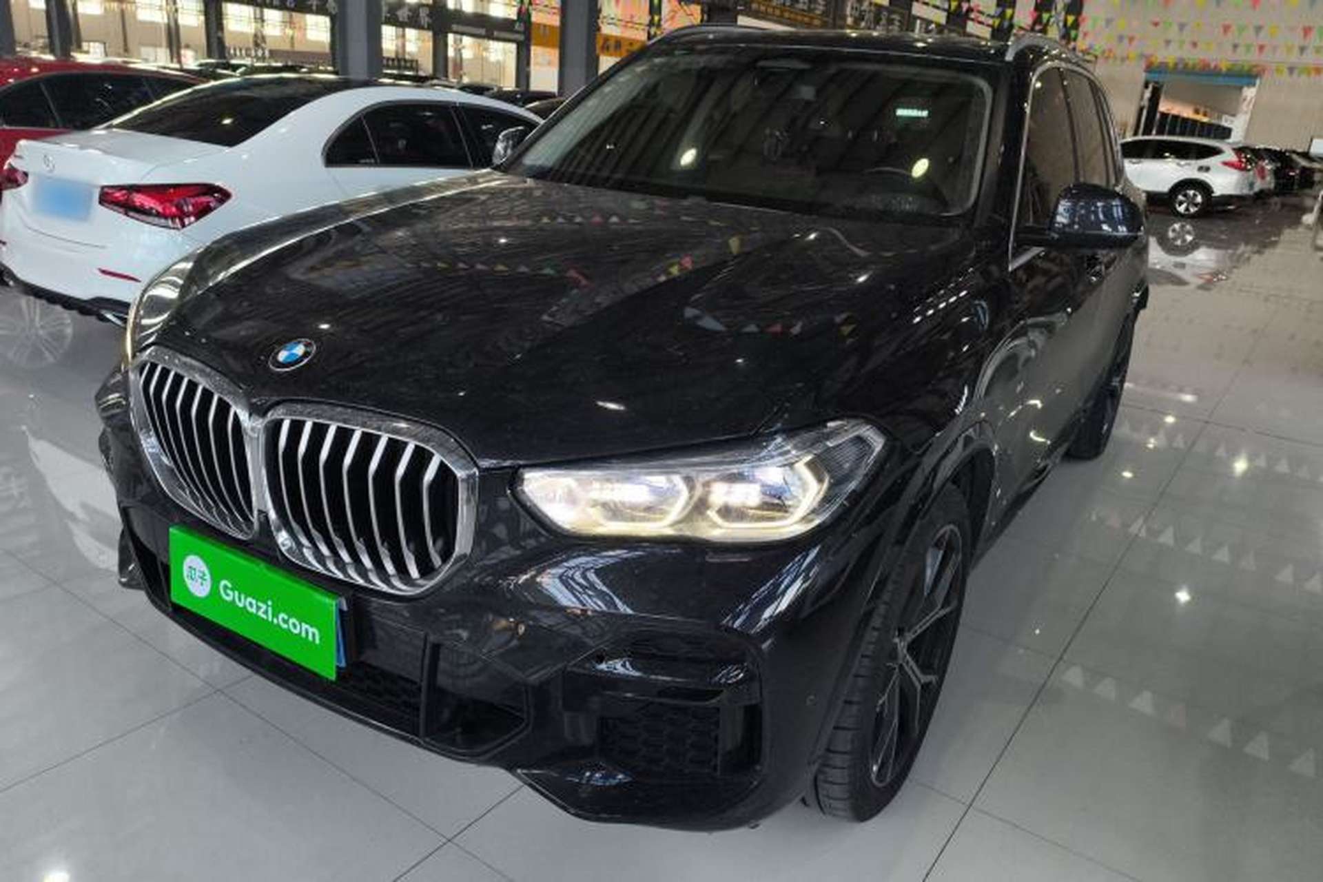 Used BMW X5 2022 xDrive40i Luxury Edition M Sport Package Front Left 45 Deg