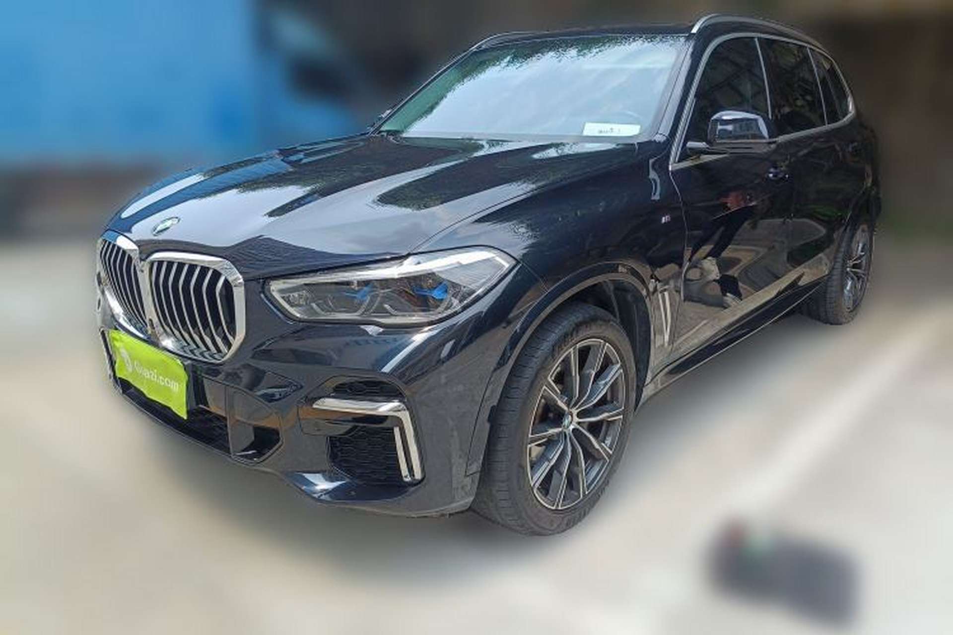 Used BMW X5 2022 xDrive 30Li Luxury M Sport Package Front Left 45 Deg