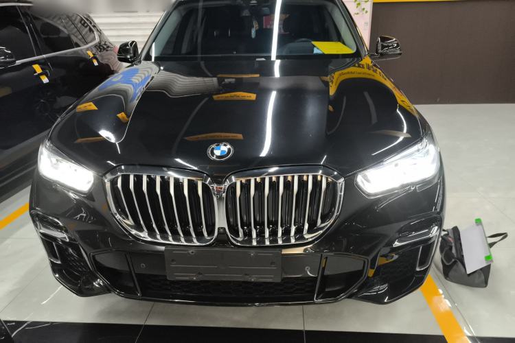 Used BMW X5 2022 Restyled xDrive 30Li M Sport Package Front