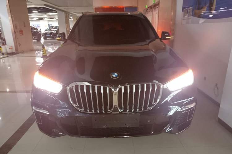 Used BMW X5 2022 Restyled xDrive 30Li Luxury Version M Sport Package Front