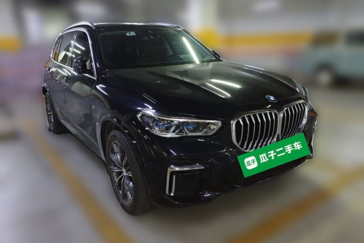 Used BMW X5 2022 xDrive 30Li Luxury M Sport Package Front Right 45 Deg