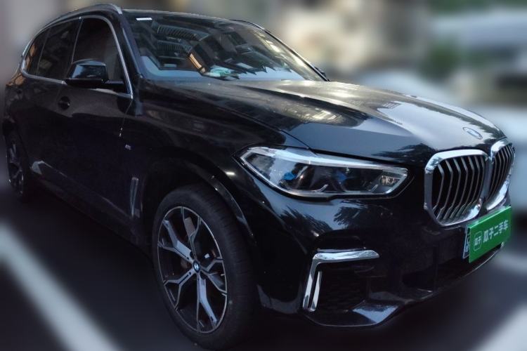 Used BMW X5 2022 xDrive 40Li M Sport Package Front Right 45 Deg