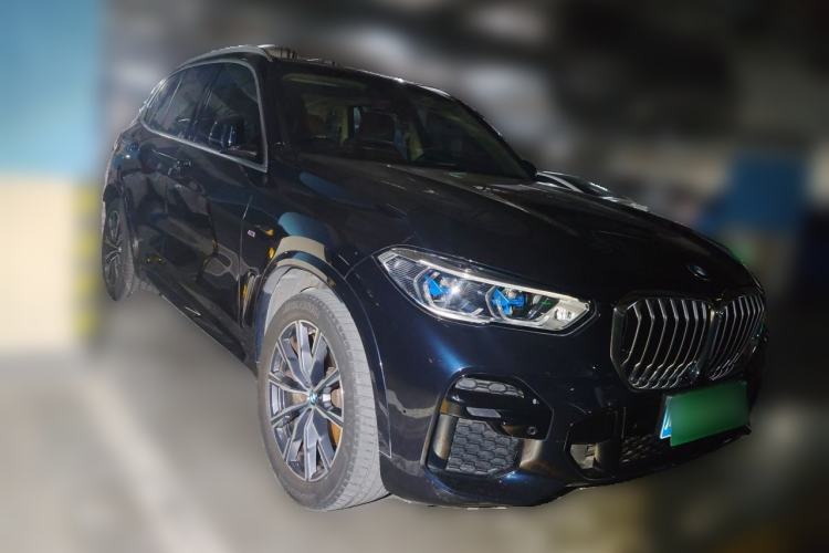 Used BMW X5 2022 xDrive40i M Sport Package Front Right 45 Deg