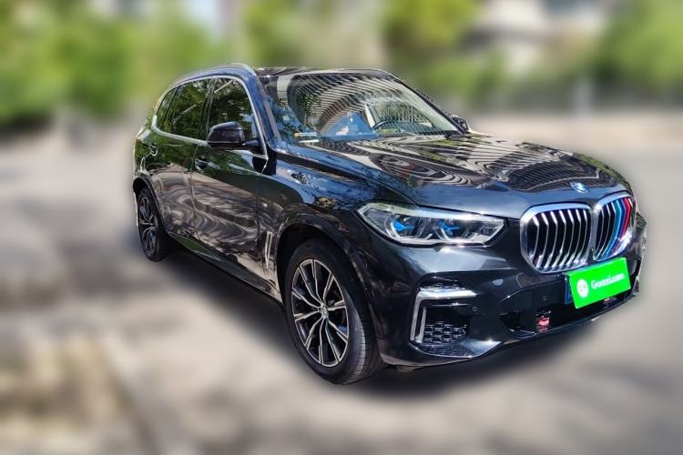 Used BMW X5 2022 Restyled xDrive 30Li M Sport Package Front Right 45 Deg