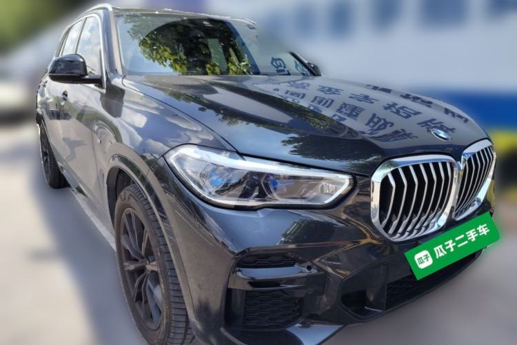 Used BMW X5 2022 xDrive40i M Sport Package Front Right 45 Deg