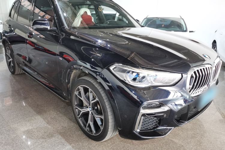 Used BMW X5 2022 Restyled xDrive 40Li M Sport Package Front Right 45 Deg