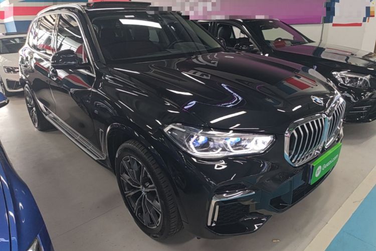 Used BMW X5 2022 Restyled xDrive 30Li Luxury Version M Sport Package Front Right 45 Deg