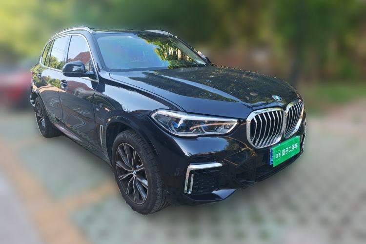 Used BMW X5 2022 Restyled xDrive 30Li Luxury Version M Sport Package Front Right 45 Deg