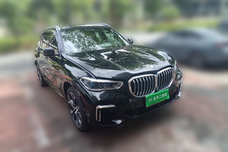 Used BMW X5 2022 xDrive 40Li Luxury Edition M Sport Package Front Right 45 Deg