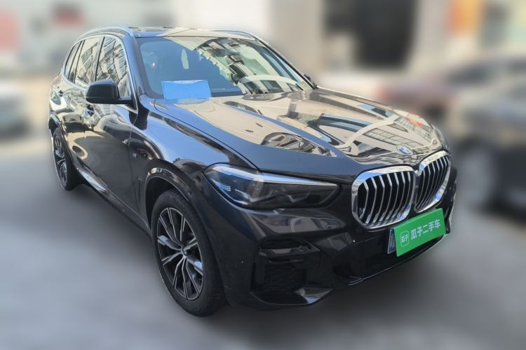 Used BMW X5 2022 xDrive30i M Sport Package Front Right 45 Deg