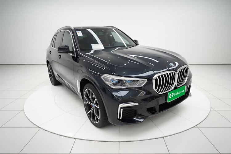 Used BMW X5 2022 Restyled xDrive 40Li M Sport Package Front Right 45 Deg