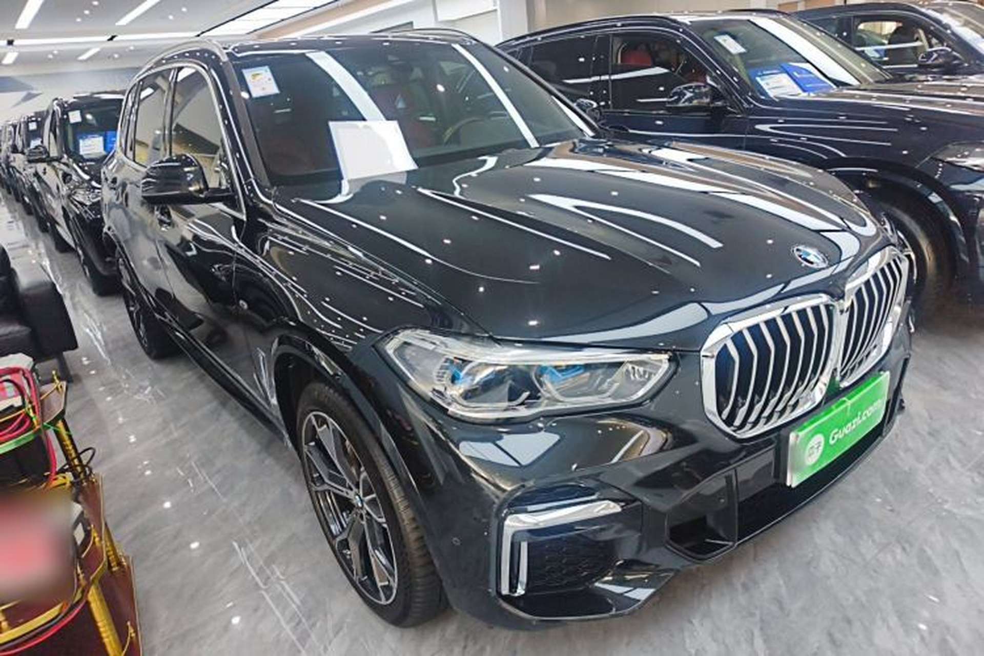 Used BMW X5 2022 Restyled xDrive 40Li M Sport Package Front Right 45 Deg