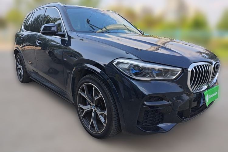 Used BMW X5 2022 xDrive40i Luxury Edition M Sport Package Front Right 45 Deg