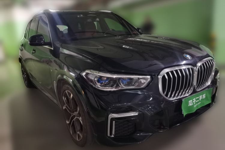 Used BMW X5 2022 xDrive 40Li Luxury Edition M Sport Package Front Right 45 Deg