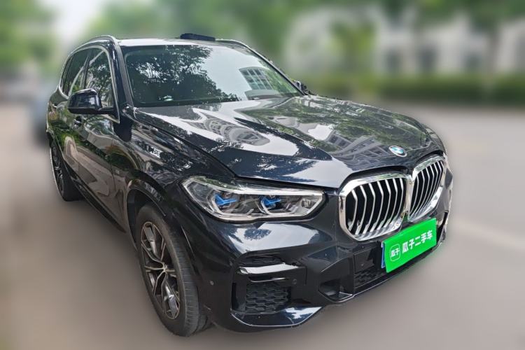Used BMW X5 2022 xDrive40i M Sport Package Front Right 45 Deg