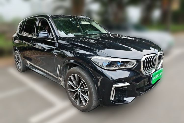 Used BMW X5 2022 Restyled xDrive 30Li Luxury Version M Sport Package Front Right 45 Deg