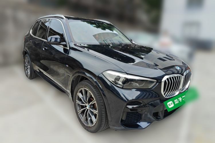 Used BMW X5 2022 xDrive30i M Sport Package Front Right 45 Deg