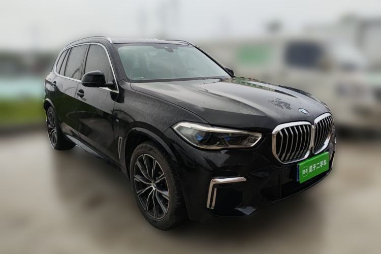 Used BMW X5 2022 Restyled xDrive 30Li Luxury Version M Sport Package Front Right 45 Deg