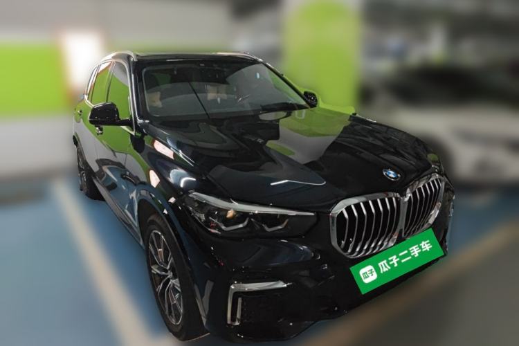 Used BMW X5 2022 Restyled xDrive 30Li M Sport Package Front Right 45 Deg