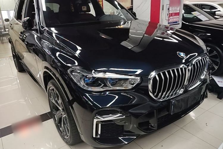 Used BMW X5 2022 Restyled xDrive 40Li M Sport Package Front Right 45 Deg
