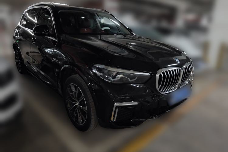 Used BMW X5 2022 xDrive 30Li M Sport Package Front Right 45 Deg