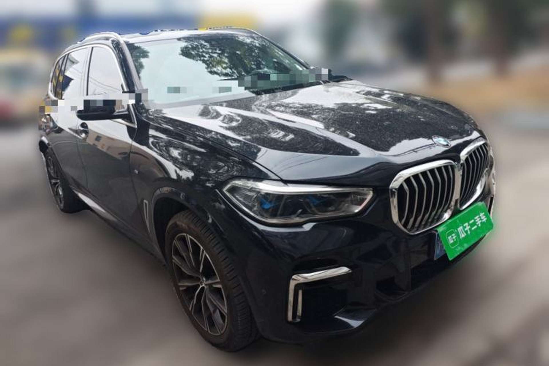 Used BMW X5 2022 xDrive 30Li Luxury M Sport Package Front Right 45 Deg