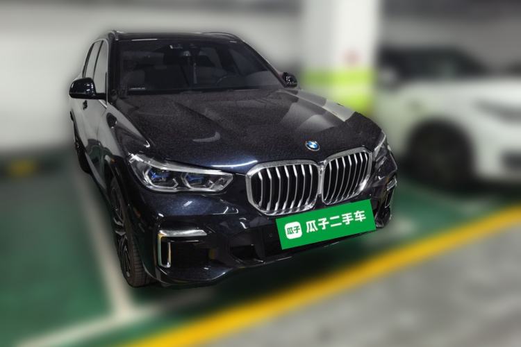 Used BMW X5 2022 xDrive 40Li M Sport Package Front Right 45 Deg