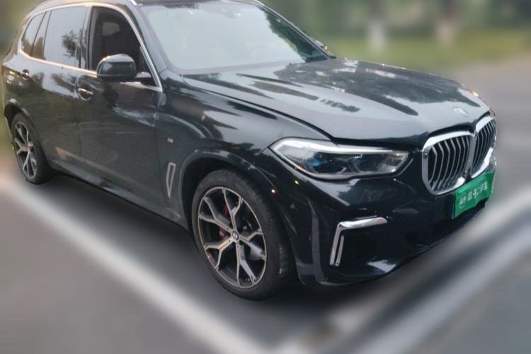 Used BMW X5 2022 Restyled xDrive 40Li M Sport Package Front Right 45 Deg