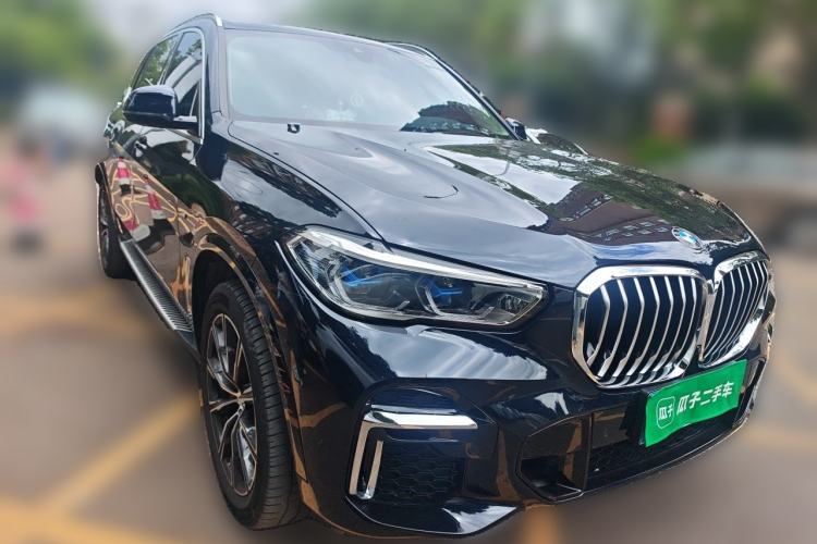 Used BMW X5 2022 Restyled xDrive 30Li Luxury Version M Sport Package Front Right 45 Deg