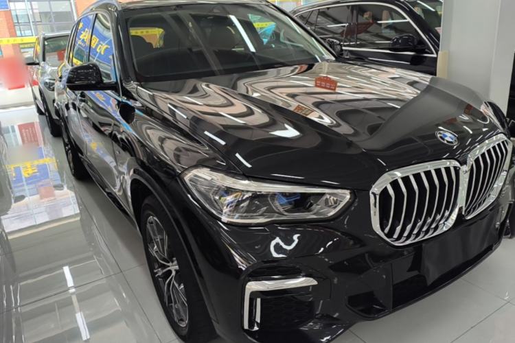 Used BMW X5 2022 Restyled xDrive 30Li Luxury Version M Sport Package Front Right 45 Deg