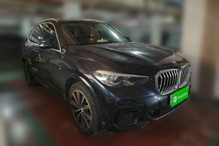 Used BMW X5 2022 xDrive30i M Sport Package Front Right 45 Deg