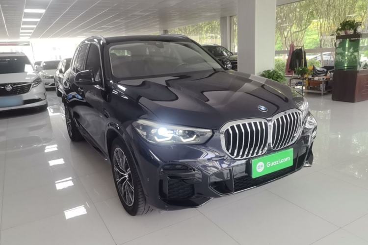 Used BMW X5 2022 xDrive30i M Sport Package Front Right 45 Deg