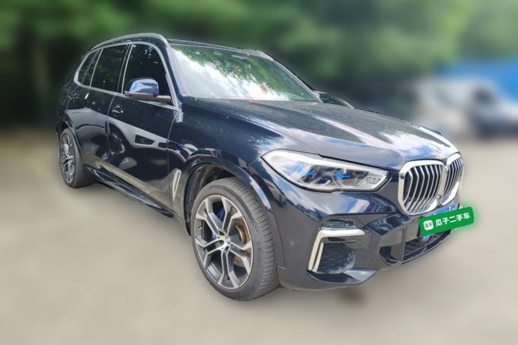 Used BMW X5 2022 xDrive 40Li Luxury Edition M Sport Package Front Right 45 Deg