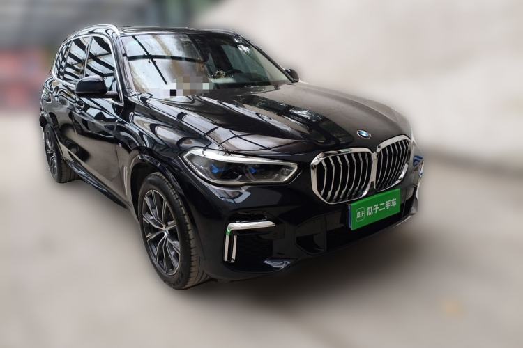 Used BMW X5 2022 Restyled xDrive 30Li Luxury Version M Sport Package Front Right 45 Deg