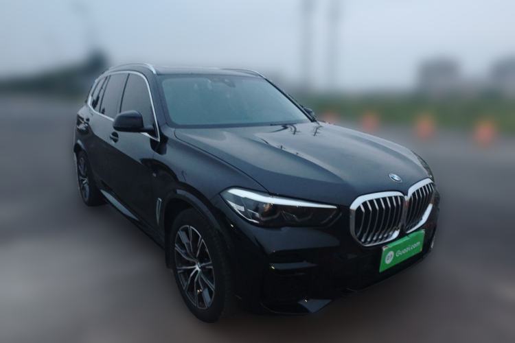 Used BMW X5 2022 xDrive30i M Sport Package Front Right 45 Deg