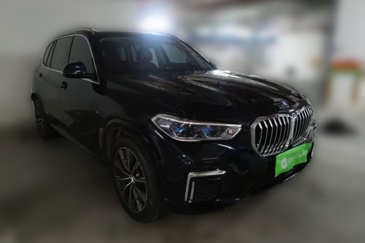 Used BMW X5 2022 Restyled xDrive 30Li Luxury Version M Sport Package Front Right 45 Deg