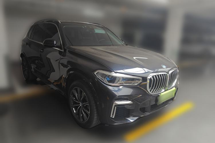 Used BMW X5 2022 Restyled xDrive 30Li Luxury Version M Sport Package Front Right 45 Deg