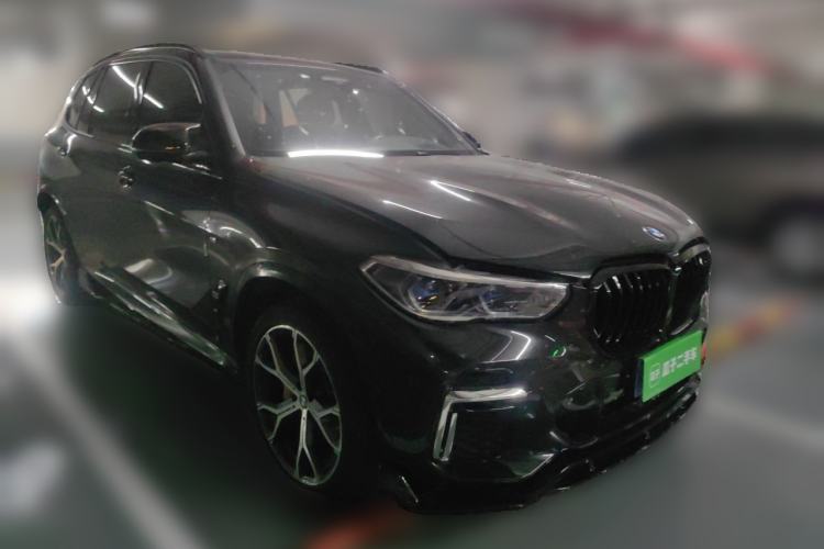 Used BMW X5 2022 Restyled xDrive 40Li M Sport Package Front Right 45 Deg