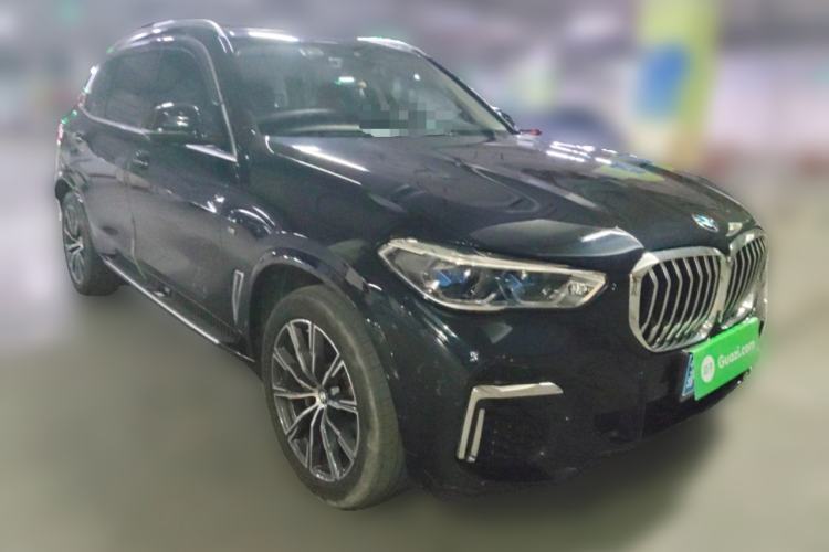 Used BMW X5 2022 Restyled xDrive 30Li M Sport Package Front Right 45 Deg