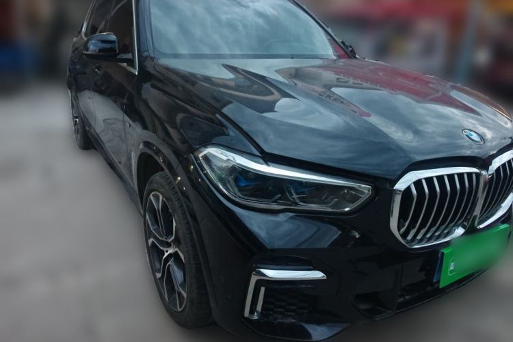 Used BMW X5 2022 xDrive 40Li Luxury Edition M Sport Package Front Right 45 Deg